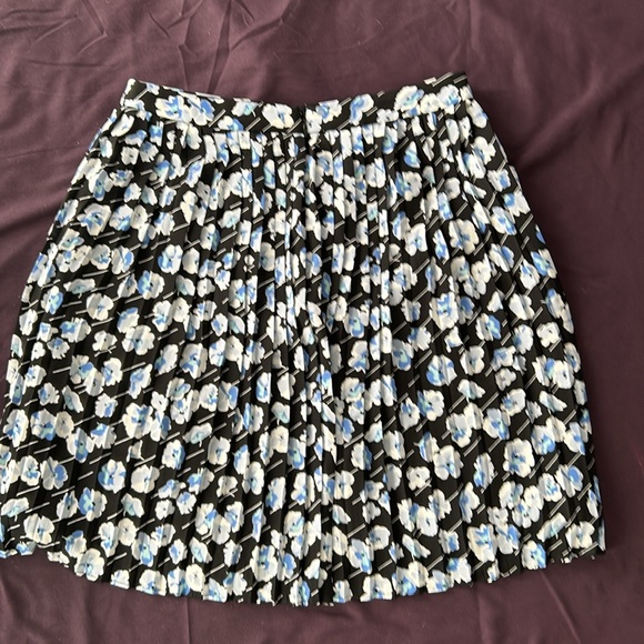 NWOT J. Crew Pleated Floral Skirt - Size 00/XS - Picture 2 of 4